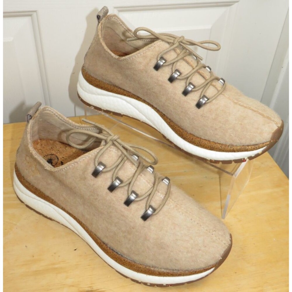 OTBT Courier Women’s Wool Blend Tan Lace-Up Sneakers SIze 8M Glitter Back NWOB
